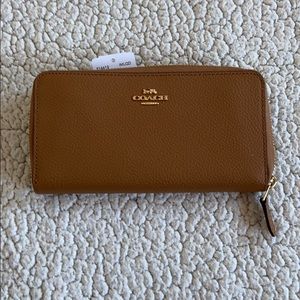 Brand New Lt Saddle Br Pebble Leather Zip Acc